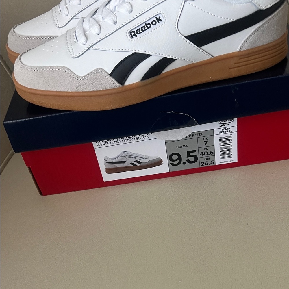 NEW!! Reebok Women's White/Mist Grey/Black classic ,Sneakers in Size 9.5 - Picture 9 of 15